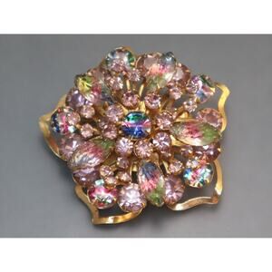 Vintage Tiered Rainbow Givre Rhinestone Flower Brooch Selini?